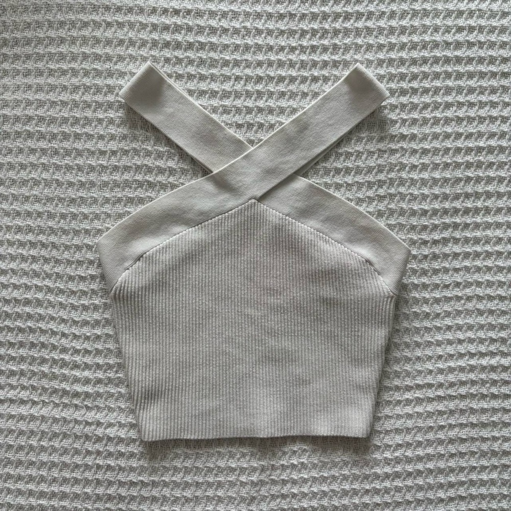 aritzia babaton sculpt knit criss cross cropped tank top